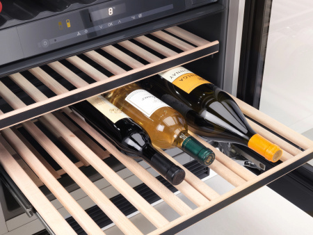 Встраиваемый винный шкаф Miele KWT6322UG